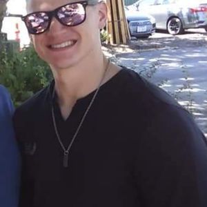 Meet your Posher, Derrick